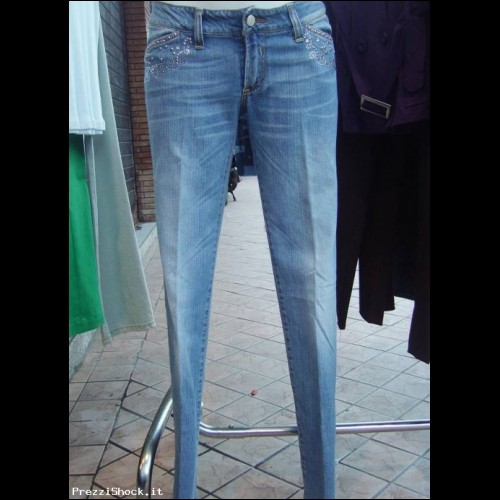 Jeans "KARL MOMOO". Nuovi con etichetta.
