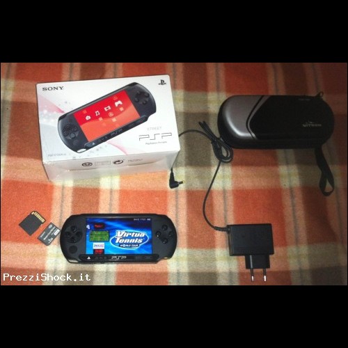Sony PSP E1004 in garanzia con 2 Memory Stick Duo 2  e 4 Gb