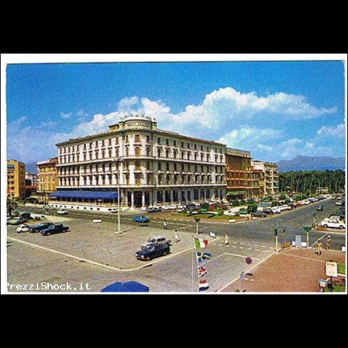 Cartolina - VIAREGGIO - Piazza Puccini - Vg. 1971