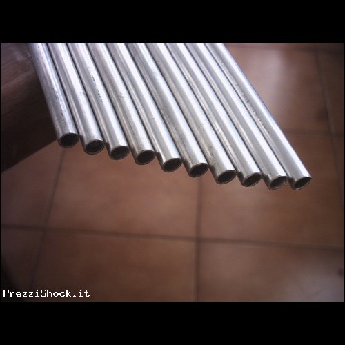 10 Tubi in alluminio diam. ext 10mm, lunghezza 1 m.