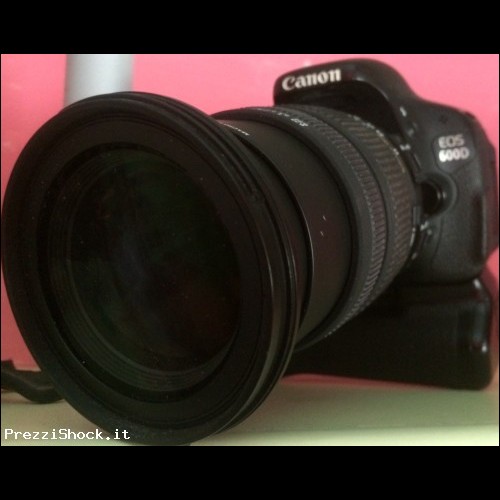 Canon 600D completa di tutti gli accessori. 