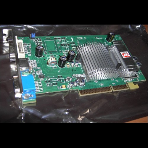 VGA ATI RADEON 9600SE - AGP 8x - 128MB RAM - PERFETTA !!!!!!