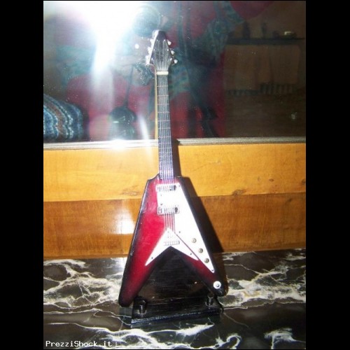 soprammobile:chitarra hard rock in legno