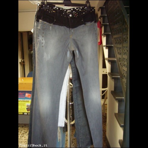 Jeans "CNC". Con etichetta.