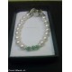 Braccialetto con perle naturali,  tre smeraldi di ct 0,15