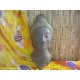 Volto del Buddha in conglomerato decorato dorato anticato