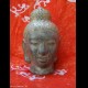 Testa del Buddha in terracotta decorata dorata anticata