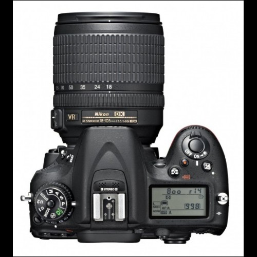 Nikon D7100 con ottica 18-105