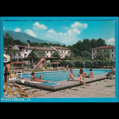 Tarzo - albergo Venezia piscina donne bikini - VG