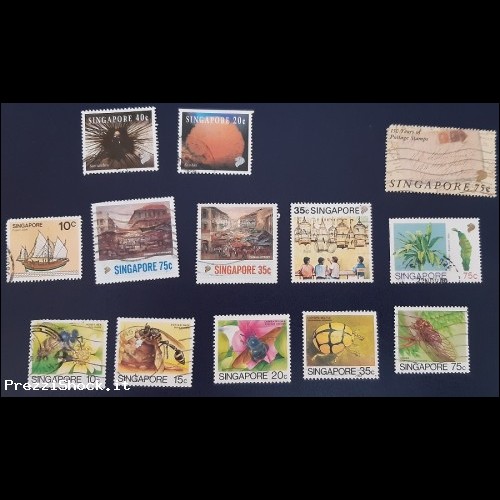 SINGAPORE - 13 francobolli