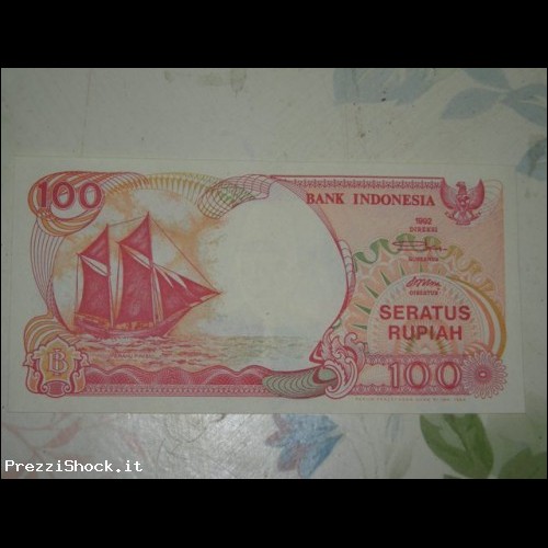 banconota  da 100 rupie del  1992  indonesia